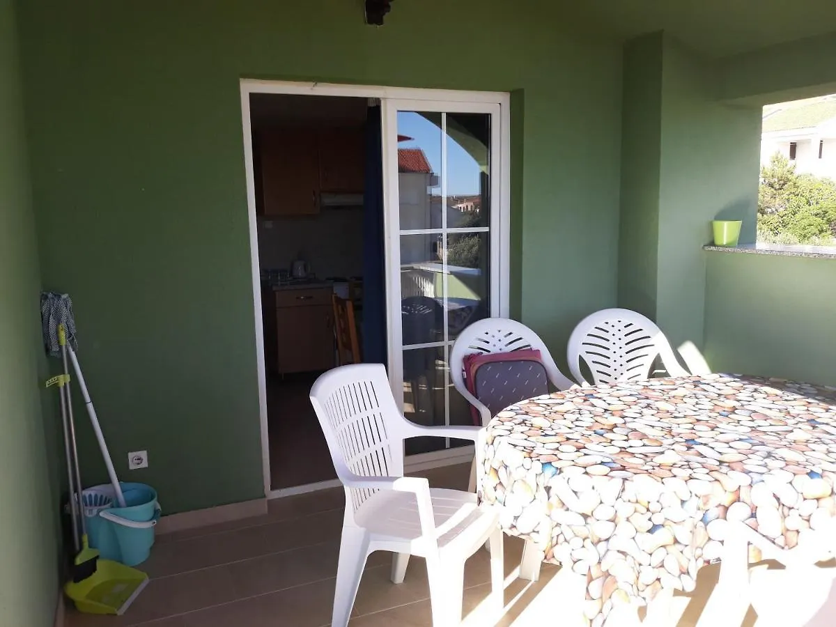 Hôtel Ap Melkior à Povljana Maison d'hôtes