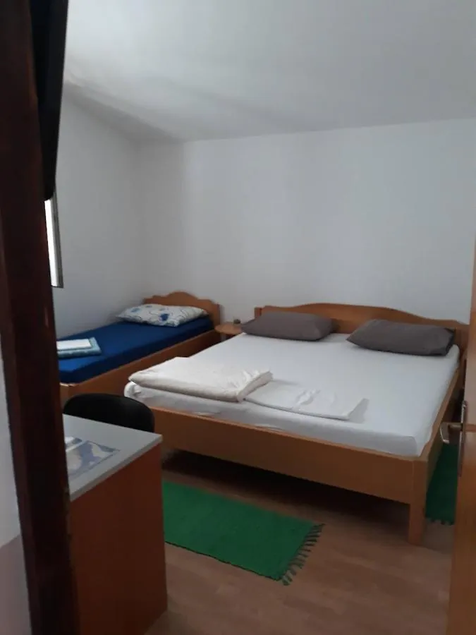 Hôtel Ap Melkior à Povljana Maison d'hôtes