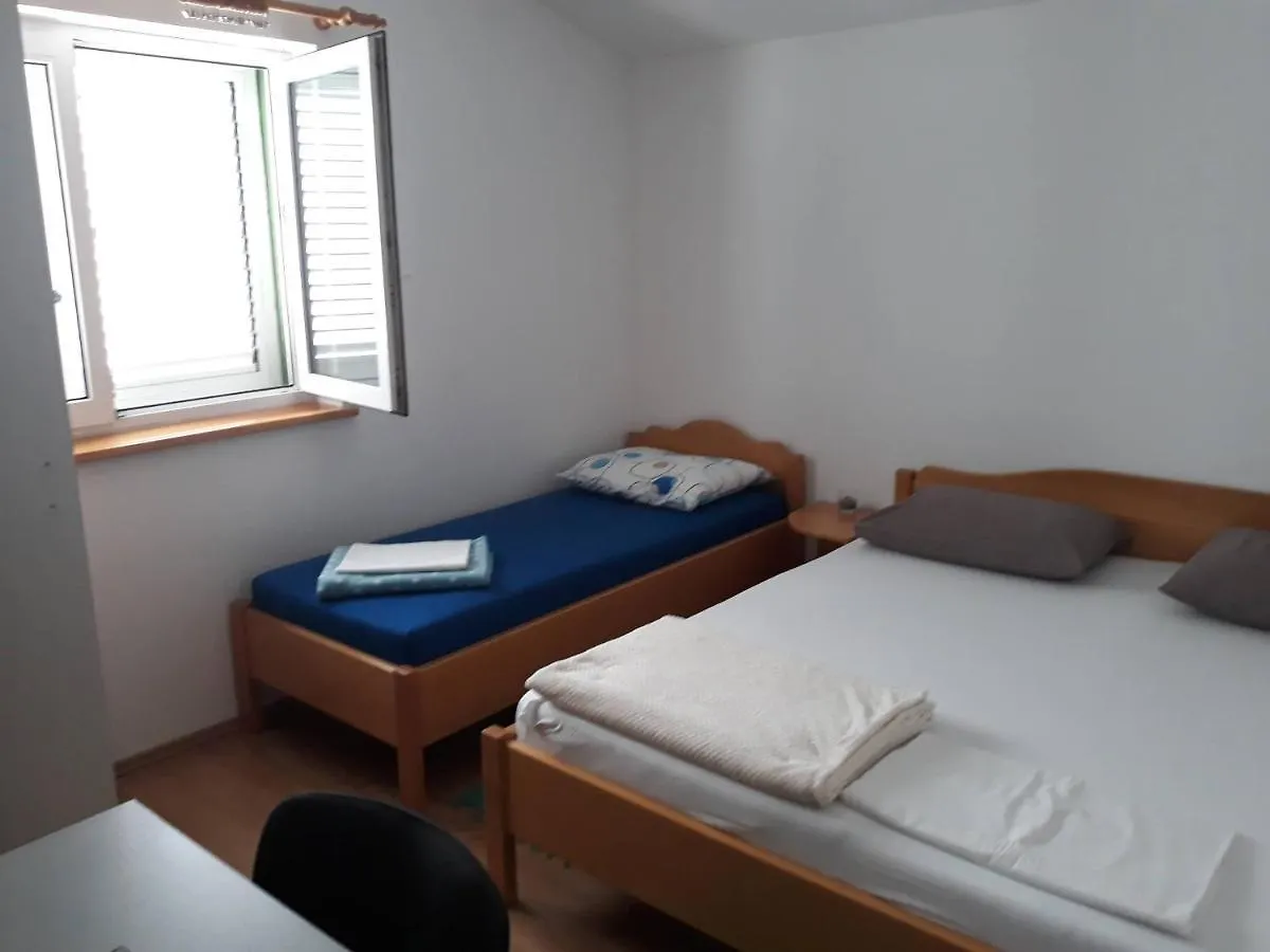 Hôtel Ap Melkior à Povljana