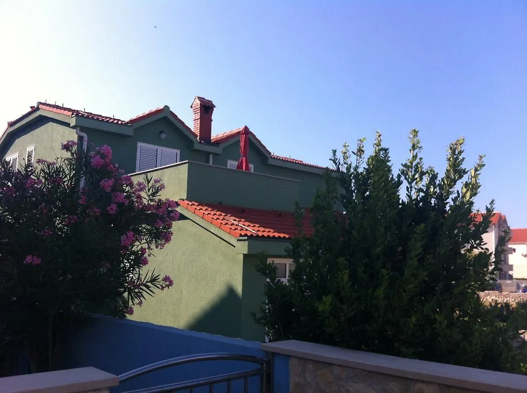 Hôtel Ap Melkior à Povljana Maison d'hôtes