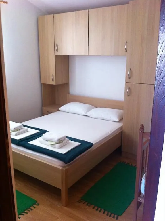 Hôtel Ap Melkior à Povljana Maison d'hôtes