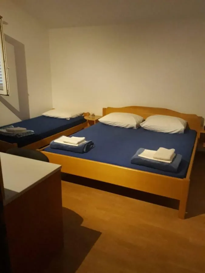 Hôtel Ap Melkior à Povljana