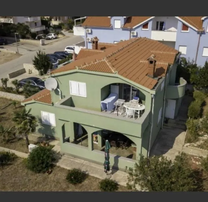 Hôtel Ap Melkior à Povljana Maison d'hôtes